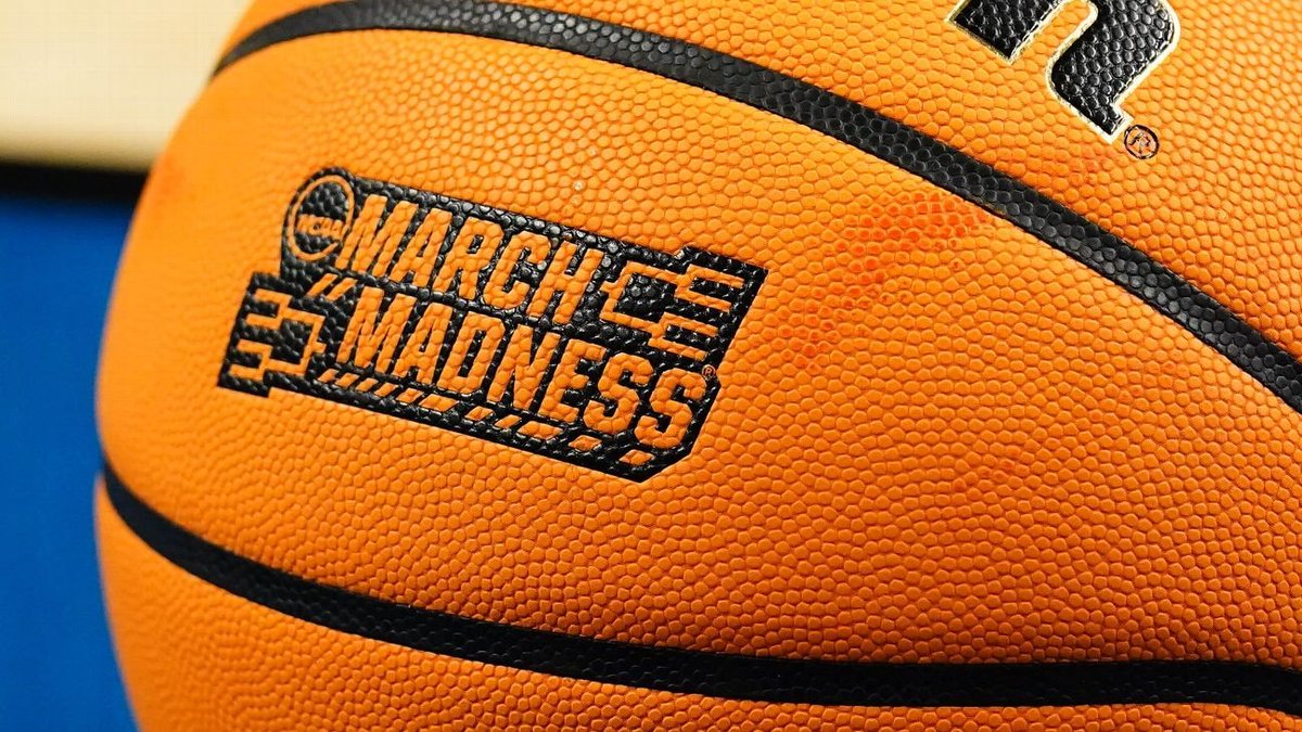 nhr2k's tweet photo. It's March Madness 2024 and The Show Me The Money pool  (https://t.co/NMKxqESDfQ) worth $100 is up for grabs 2 brackets per person, so get in to win!  For the high rollers, a Winner Takes All pool is active this year.  Get your money ($100) and get in 👉🏾 https://t.co/kxFRB76m6X https://t.co/hI17VzpKRr