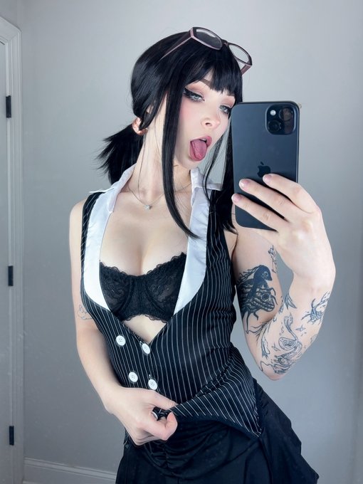 say yes if i can take it off in your DMs 👀 https://t.co/WyfkgTeIiu
