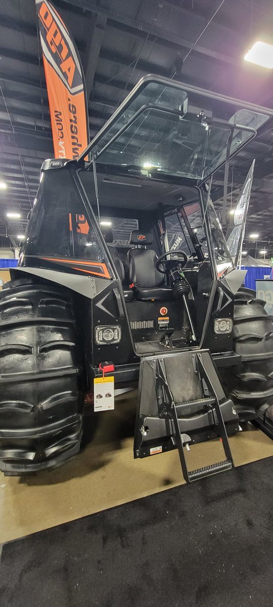 Hung out at the Toronto Sportsman's Show yesterday (and spent too much money). I was hoping someone would buy me this but no luck. Can you imagine the trouble you could get into with that thing!