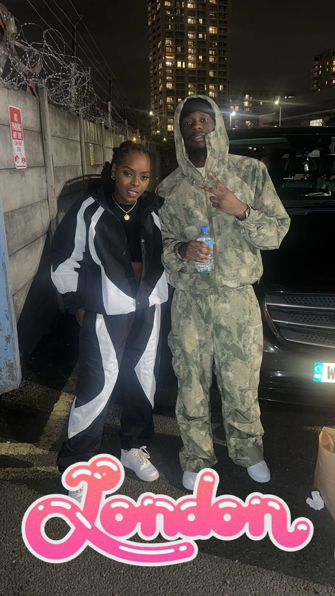 Elle rêve d’un bandit comme  <a href="/HollyBeiiy/">HollyG</a>  <a href="/Tiakola_Meloo/">Tiakola</a> 🩸