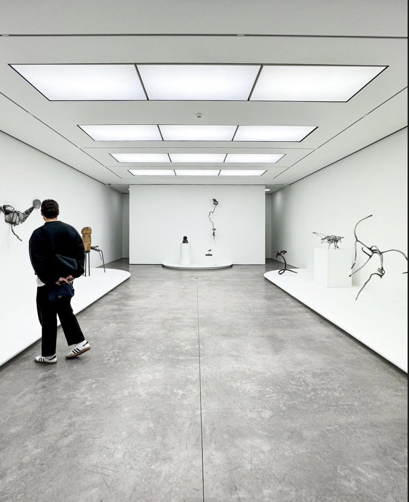 thehrrycore's tweet image. Harry Styles at an art museum in New York City recently!