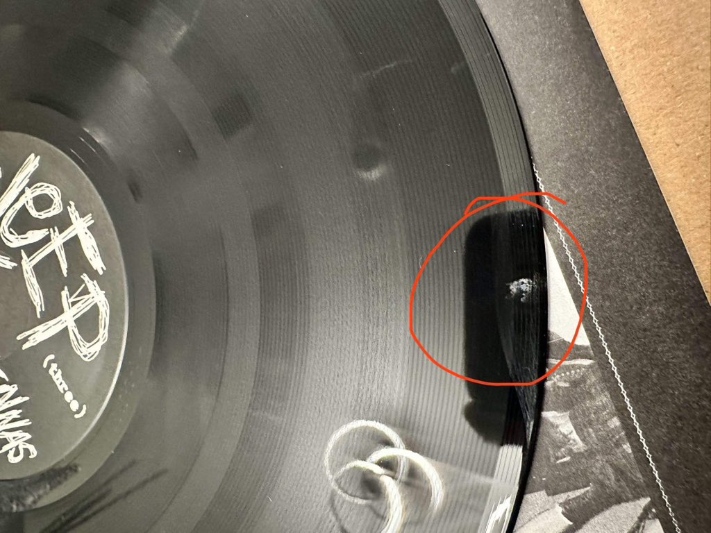 craigyoung79's tweet photo. @RoughTradeRecs so tried contacting you via email, messenger and voicemail. Nothing. You sold an album to my son when he was in a school trip that turns out to be damaged. https://t.co/gw7FpSCyFO