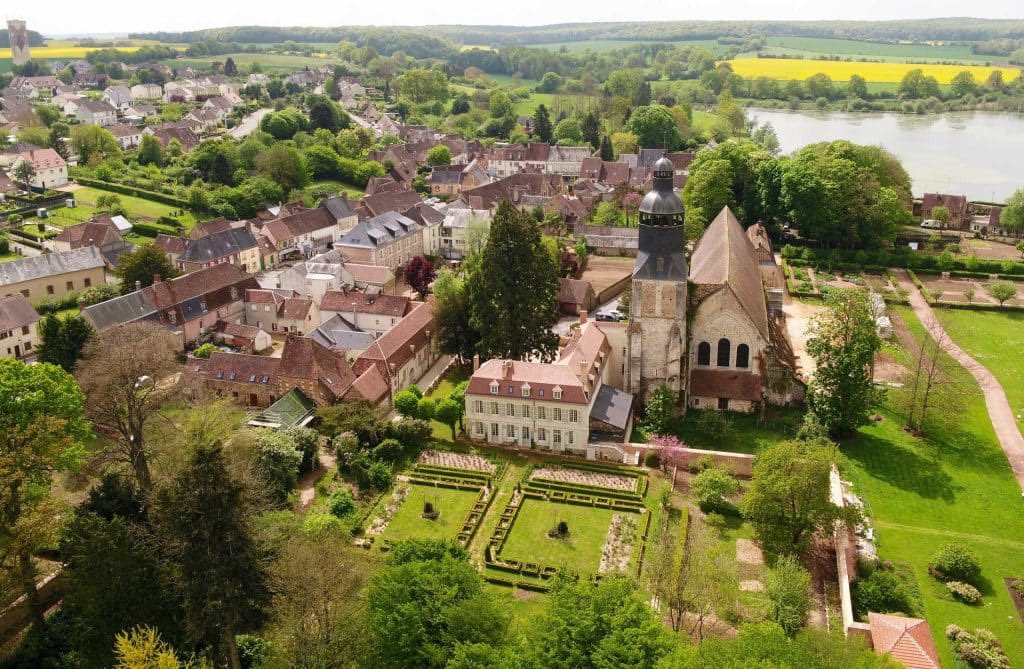 Françoise GATEL (@francoisegatel) on Twitter photo 👏🏻👏🏻Félicitations à <a href="/bernstephane/">Stéphane Bern</a> pour son élection au conseil municipal de <a href="/ThironGardais/">Thiron-Gardais</a>.
Bienvenue cher Stéphane Bern dans le réseau des petites cités de caractère <a href="/FrancePcc/">Petites Cités de Caractère France</a> #PCCCentreValdeLoire 👏🏻👏🏻Félicitations à <a href="/bernstephane/">Stéphane Bern</a> pour son élection au conseil municipal de <a href="/ThironGardais/">Thiron-Gardais</a>.
Bienvenue cher Stéphane Bern dans le réseau des petites cités de caractère <a href="/FrancePcc/">Petites Cités de Caractère France</a> #PCCCentreValdeLoire