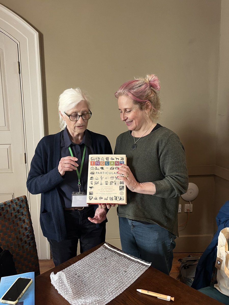 AmyJaneBeer's tweet photo. Just a few pics from a pretty extraordinary weekend @ShaftesBookFest #ReadingTheLand - organised by the legends of eco-activism Sue Clifford and Angela King, with the brilliant Folde Bookshop. Never seen so many nature writers in one place… too many to name. What a blast. https://t.co/Tcu9qwYm2G