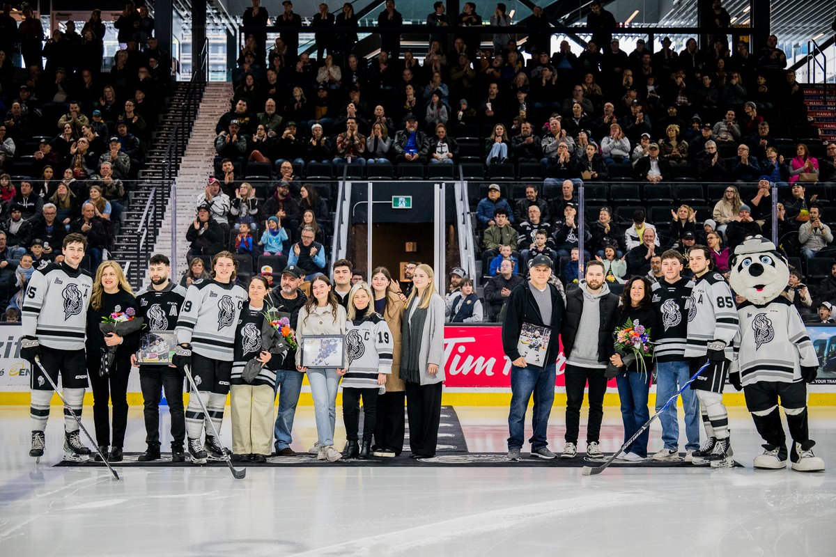 Olympiques de Gatineau (@olympiquesgat) on Twitter photo 2️⃣0️⃣ ans, la fin du stage junior
2️⃣0️⃣ years old, the end of your @lhjmq_qmjhl_ career
Congrats boys! 👏
📸: <a href="/D_Charettephoto/">Dominic Charette Photographe</a>
#goOLgo♠️ 2️⃣0️⃣ ans, la fin du stage junior
2️⃣0️⃣ years old, the end of your @lhjmq_qmjhl_ career
Congrats boys! 👏
📸: <a href="/D_Charettephoto/">Dominic Charette Photographe</a>
#goOLgo♠️
