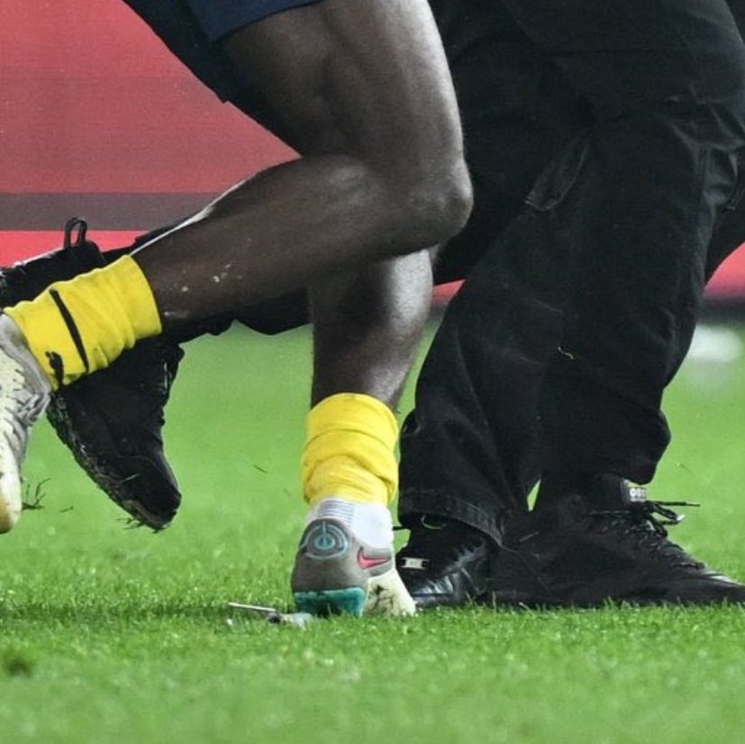 osayiye saldiran adamin elinde bicak varmis.. osayi bu aksam ölebilirdi.. biz nasil bir ülke olduk aq