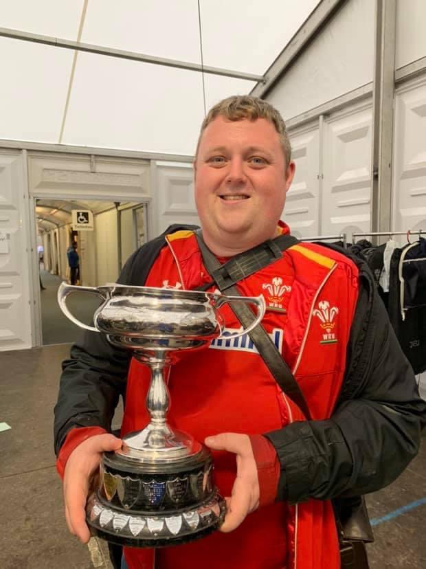 We were saddened to hear last week of the death of one of our members, Gareth Rawlinson.

The choir would like to offer their heartfelt condolences to Gareth’s friends and family, and particularly to Gareth’s wife, Sam, and his parents, Lynn and Steve.

Cwsg mewn hedd, Gareth ❤️