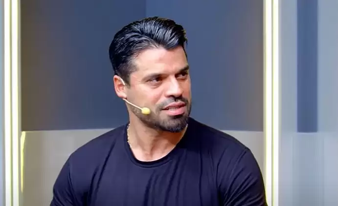 Gazeteci Onur Dalar:

"TİP'in elinde adaylıktan çektikleri Gökhan Zan ve AKP'li üst düzey isimler arasında geçen ses kayıtları var. Ses kayıtlarında TRT yorumculuğu ve Hatay Spor'da görev almak için pazarlık yapıldığı söyleniyor."