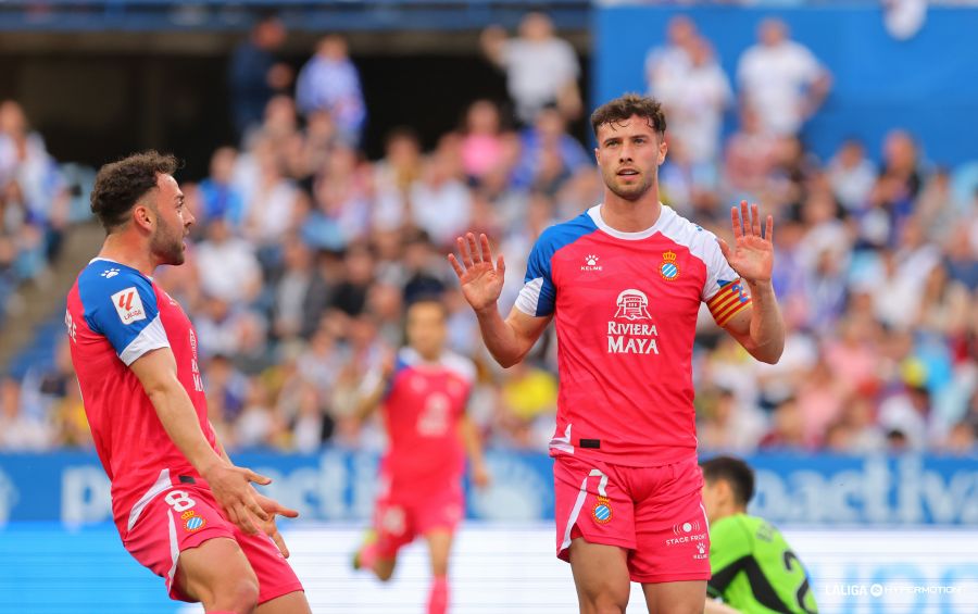 fororcdespanyol's tweet photo. ZARAGOZA 0 - RCD ESPANYOL 1
El equipo de Manolo González arranca su debut con victoria fuera de casa. El Lolobus comienza con buen pie y Puado, más cerca del área, vuelve a marcar. Seguimos 3° a 4 puntos del líder y 1 del ascenso directo. #fororcde #rcde https://t.co/jomD2UTsht