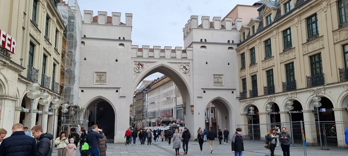 Railwaygirl2018's tweet image. What a epic day this #DispatchersOfTwitter has had exploring Munich😎 

✅️1 New city visited!🥳

It definitely is a city full of charm &amp;amp; beauty around ever corner🥰

Here are a couple of photos from my trip around Munich!🏙
#Germany #Sightseeing #Tourist #Travelling #NewPlaces