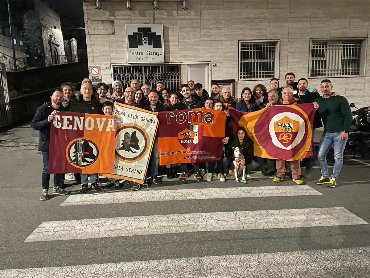 Stasera abbiamo festeggiato i 3 punti e i 6 anni dalla ti-fondazione 💛♥️ 
#asroma 
#genova 
#romasassuolo 
#seriea
#romaclub