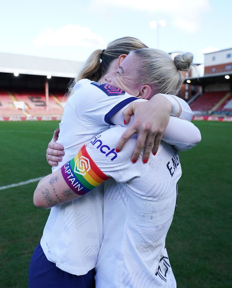 Big W 💪🏻 S/o to @VinbergMatilda for her first goal in Lilywhite! ☺️🤍