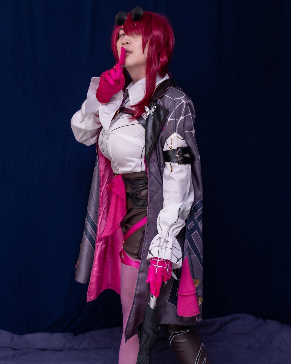 MaidenLili's tweet photo. Quietly now, Trailblazer...

https://t.co/Qpij6i01ZB

Great photoshoot recently as Kafka from Honkai Star Rail, working with @drathien's amazing photog skills! So a bit of Kafka every day for a while <3

#honkaistarrail #honkaistarrailcosplay #kafka #kafkacosplay #cosplay https://t.co/VI0OFfRguM