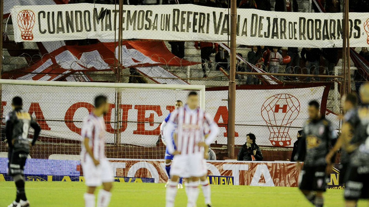 MundoQuemero's tweet photo. Basta de robos en el fútbol argentino, basta! 🤬🤬 https://t.co/TNhuaT3pvz