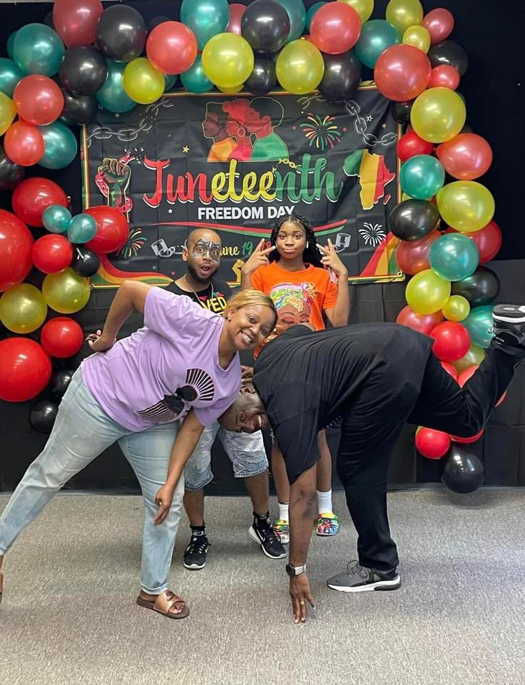 Ik_imBlessed15's tweet photo. Balloon Decor for our Juneteenth event at the church Birthday. #BalloonsByMe #BalloonArrangments #AnotherOneInTheBooks #BookWithMe Dm me on #Facebook #Instagram #Twitter #Instagram https://t.co/GEYQcLMhdl