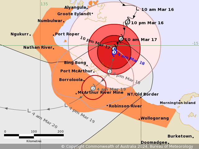 #CycloneMegan in W #GulfofCarpentaria weakens to 105mph C2 SSHWS/C3 Aus Scale,to landfall in NE #NorthernTerritory
Life threatening #Flooding rains,#StormSurge likely there,W #Queesland
All interests should have rushed preps to completion!
#TropicsWx #wxtwitter #Megan #Australia
