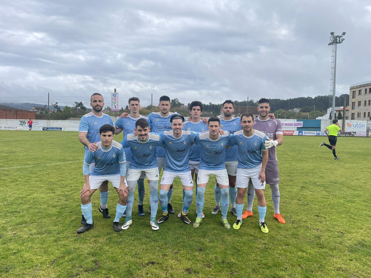 VillalongaFC's tweet photo. 1️⃣ O noso XI inicial no encontro perante o CD Choco
2️⃣ Os capitáns de ambos equipos co trío arbitral
3️⃣ No día de hoxe os xogadores de #ANosaBase da categoría alevín foron invitados a ver o encontro dende o palco presidencial
#SentimentoCeleste 🩵 https://t.co/WRz63PqMyI