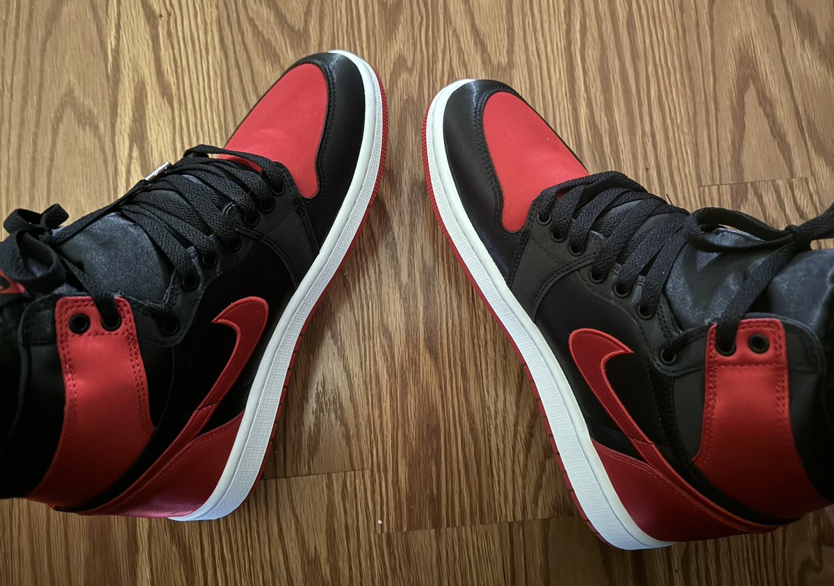 PrettyInInk_79's tweet photo. #SundayKicks https://t.co/ywqjEzAZ9X