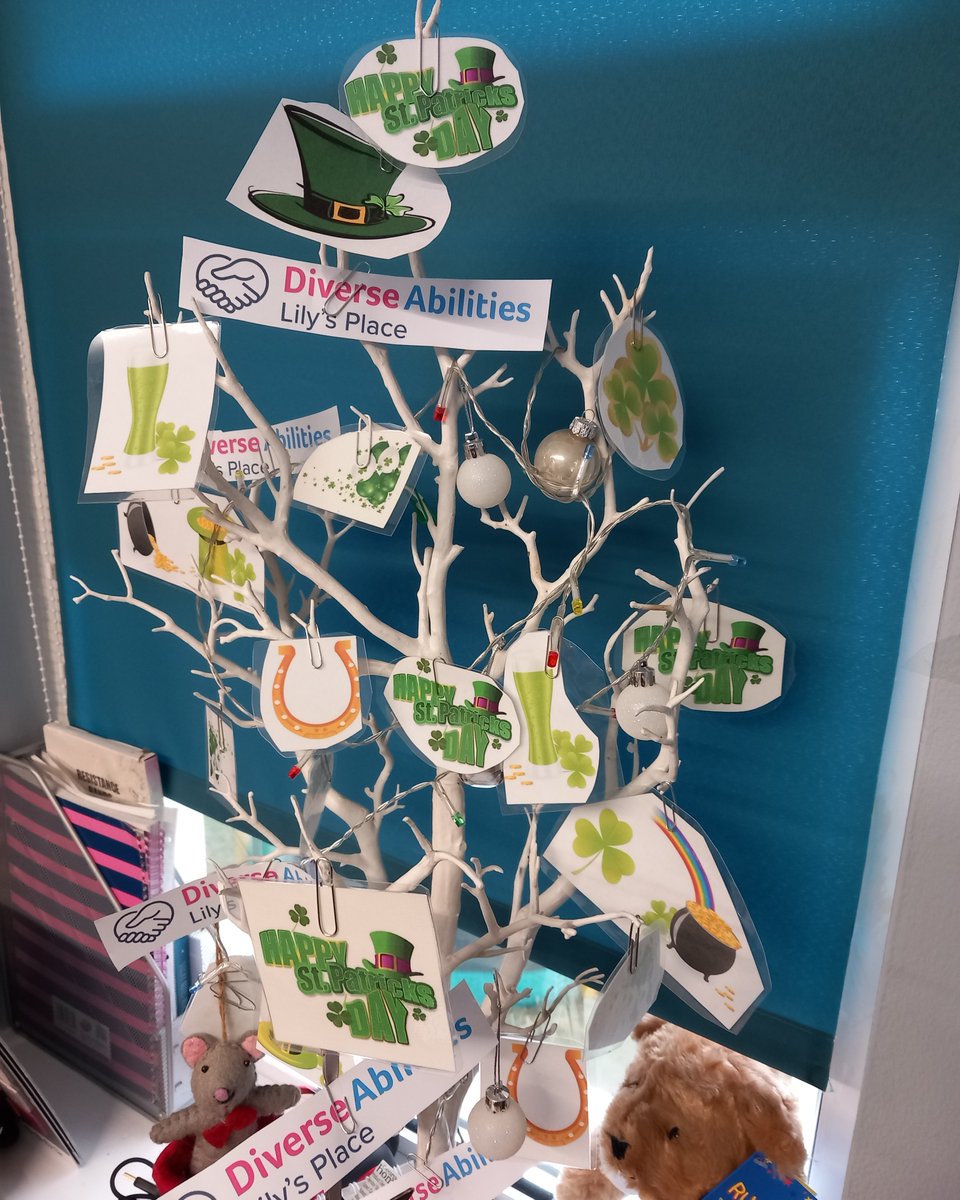 Happy St. Patricks Day! #LilysPlace have decorated their celebration tree for the occasion. Doesn't it look great?! ☘️