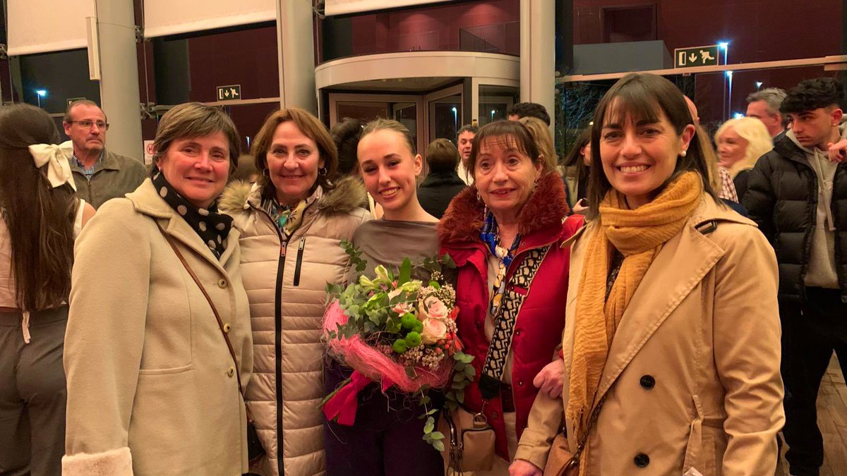 ceippqalameda's tweet photo. ¡¡Orgullosos de ellas!! 🙌🙌Emocionante, es quedarse corto, al ver la evolución y el talento de nuestras antiguas alumnas Blanca y Cristina sobre el escenario. ¡Seguid persiguiendo vuestro sueño!🎶🩰🩰💞 @educacyl  @Fuescyl @FAPA_Valladolid #elcolemasbonitodelmundo https://t.co/dNStyzqdRv