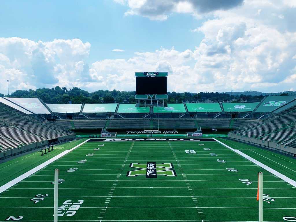 ‼️DM FILM‼️and have the chance to be apart of something special ‼️‼️College Coaches &amp; Scouts looking for the next great one!

‼️ ⬇️ RETWEET AND DM ME⬇️‼️
#2024s Send your 🎥 
#2025s Send your 🎥
🟢⚪🟢⚪️🟢⚪️🟢⚪️
#WeAreMarshall #Herd24
#Herd25 #Herd26