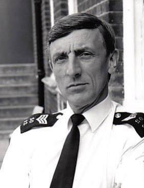 errongordon's tweet image. Can’t help but think Bob Cryer deserved a Charlie Fairhead send off @TheBillaton @olivercrocker #TheBill #Casualty