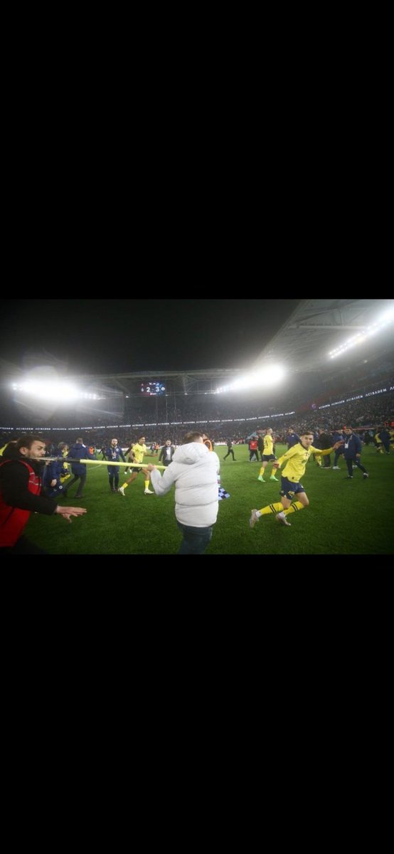 iscvk's tweet photo. ''Ya fenerbahçelisinizdir ya da fenerbahçe düşmanı'' bu sözün hakikatini gördük bu akşam... https://t.co/9deVpBSJcx