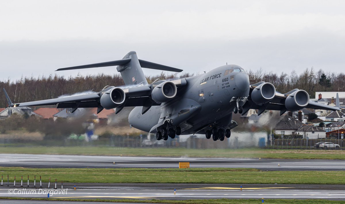 Canadian and USAF Travis C-17’s leaving Prestwick this morning and generating some wing/engine fluff upon departure.

#aviation #aviationdaily #aviationlovers #militaryaircraft #military #prestwickairport #usairforce #rcaf #c17