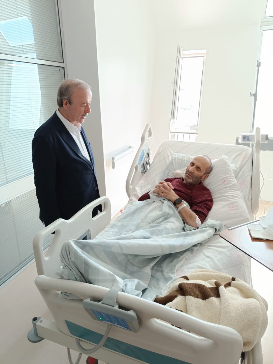 MekiArvas's tweet photo. SBÜ. Van Eğitim ve Araştırma Hastanesinde tedavi gören Cevdet (Turgut) Görünüş kardeşimizi ziyaret ettik. Yüce Rabbim Turgut kardeşimize ve şifa bekleyen tüm hasta kardeşlerimize şafi ismi hürmetine şifa versin. https://t.co/VfnajLhu4V
