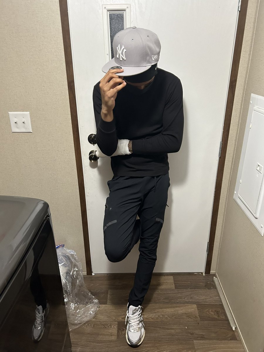 ⛹🏽‍♂️ tweet media