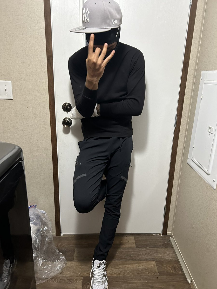 ⛹🏽‍♂️ tweet media