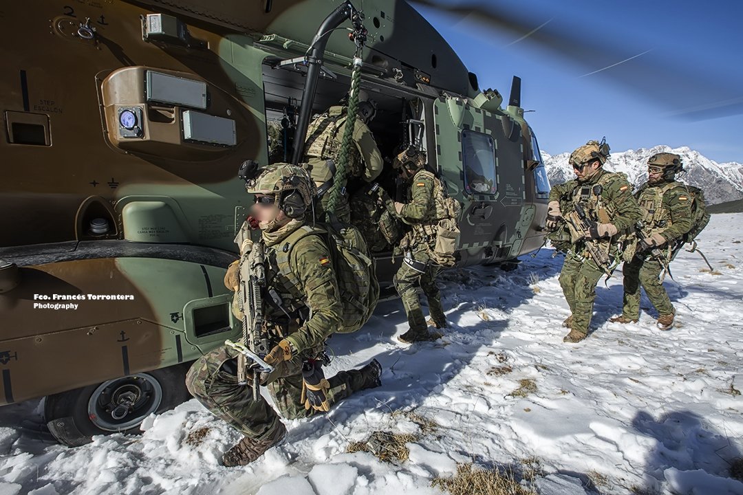 Ready to go fast.
@EjercitoTierra @Defensagob @FUTER_ET @MADOC_ET #spanisharmy #moe #aviet #spanishspecialoperations #sof @NATO @NATO_ACT @SpainNATO @NATO_SOF @NATOUnitedForce #nh90sarrio @AirbusHeli @NHIndustriesSAS @LDO_Helicopters #famet #mountain #warrior #winterwar #nh90