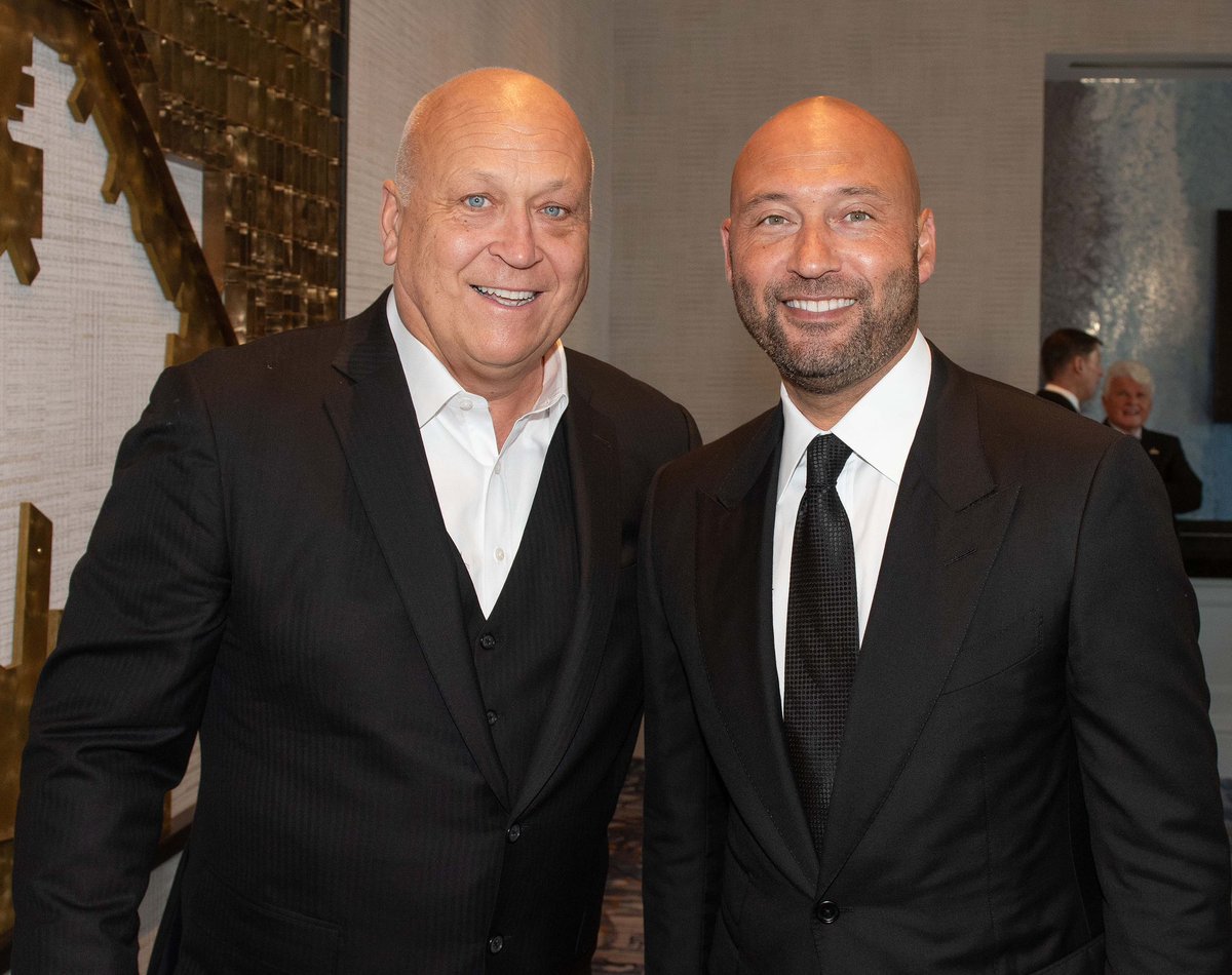 Thank you @derekjeter for visiting Baltimore and allowing us to honor you at the @CalRipkenSrFdn Aspire gala. Wonderful night. The @JeterTurn2 continues to do great work for kids. See you in July at the @baseballhall 😀⚾️