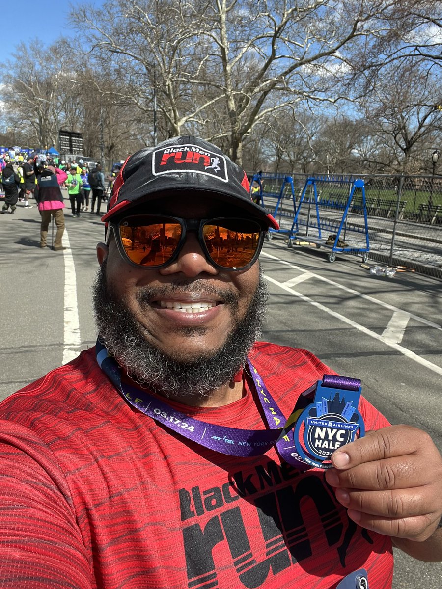 Great time @nychalfmarathon today. Awesome weather, great fellowship, and met up with some friends. Great time had by all. #bighomieonthemove