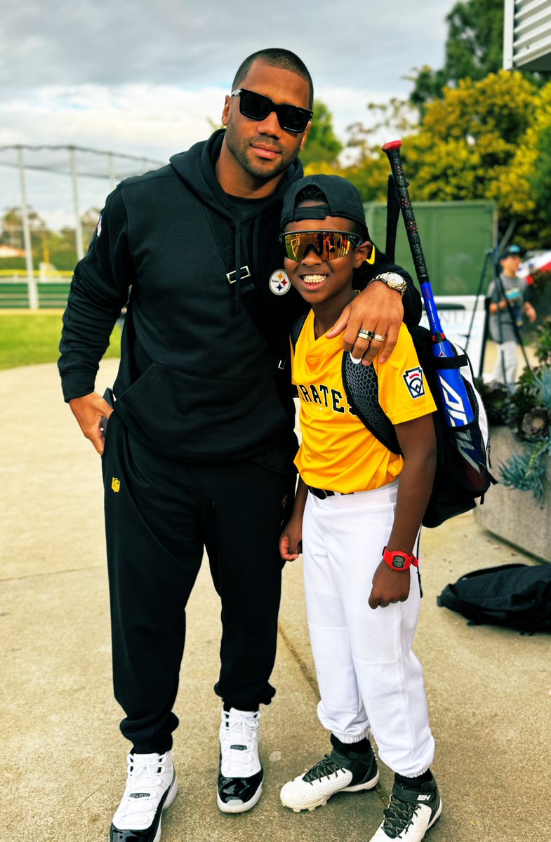 Russell Wilson tweet media