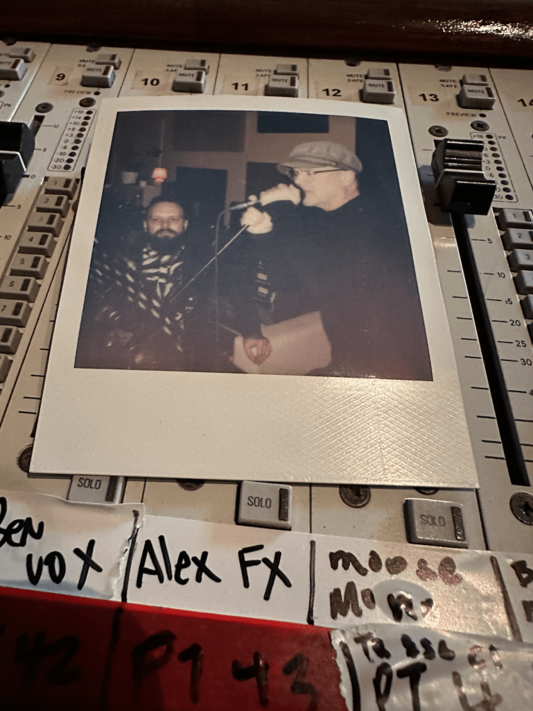 alexhfoster's tweet photo. 1-2… 1-2-3… CHECK, CHECK, CHECK
I opened my notebook, took the lyrics, and I let it go… like my inner voice was prompting me to do. It led to an incredibly empowering moment for me.
#StudioDiary: https://t.co/2CsxGgqpCj
#MusingSounds https://t.co/lvGnJ0yKyt