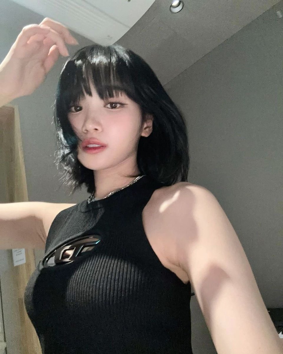 chaewon pics tweet media