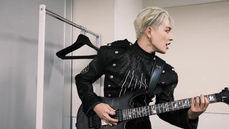 Tia 🤍 hwx’s booty eater (@hwxsmommyhips) on Twitter photo 