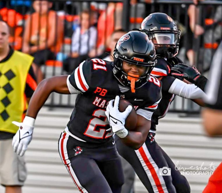 garygamble20's tweet photo. Keep grinding and keep your head son another 4.0 classroom taken care of the rest will fall in place. Can’t coach speed stay healthy and let them chips fall where they need to.@JameirGamble2 2024/2025sznloading‼️ https://t.co/pbmIgOqjvs