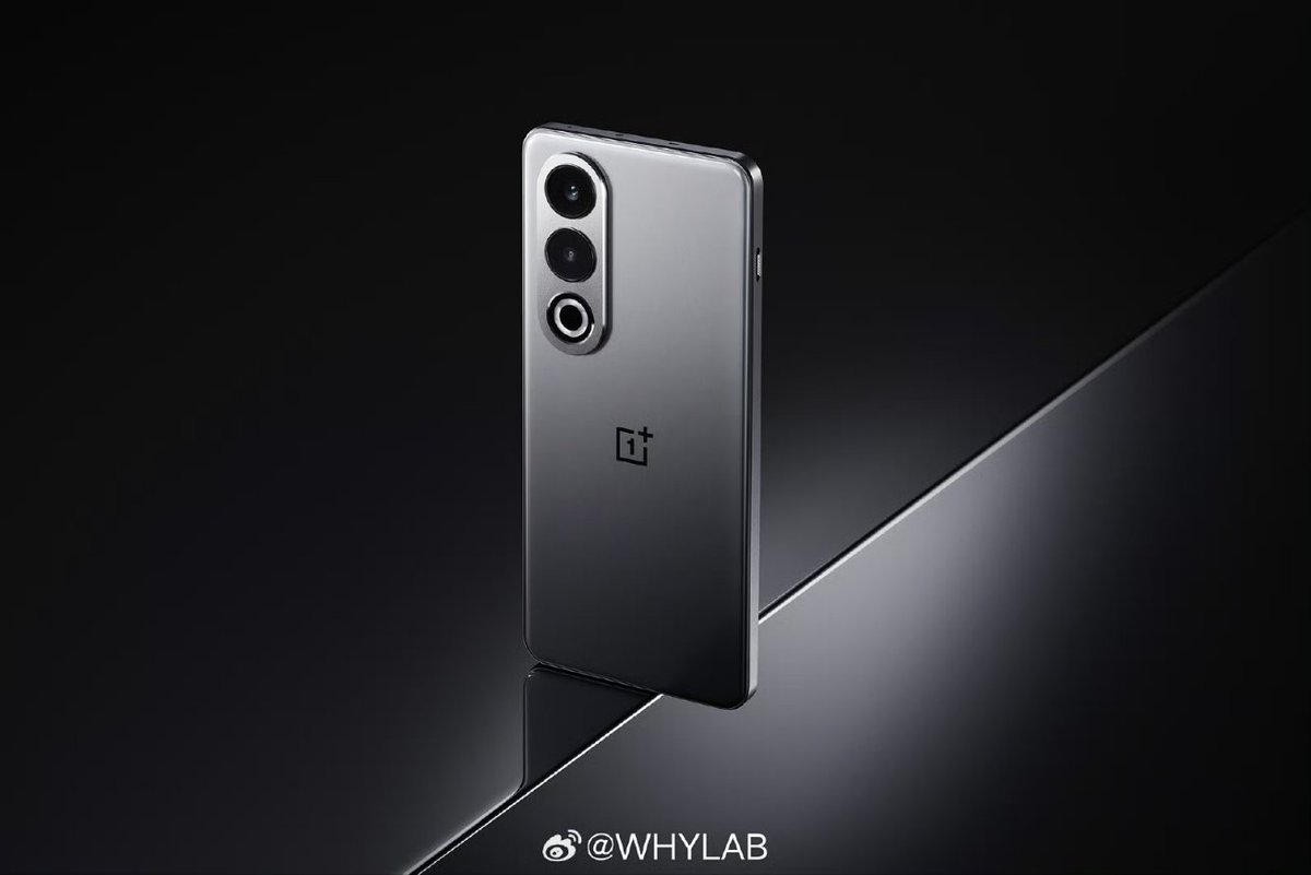 whyhojo's tweet image. &quot;OnePlus Ace 3V&quot; comes in two colors

- Which would you choose?

&quot;Titanium Space Grey&quot; shares the same craftsmanship as the OnePlus Ace2 Pro, while &quot;Phantom Purple Silver&quot; is an industry-first, blending glass smoothness with matte metal premium texture. #OnePlus #Ace3V #NewColors