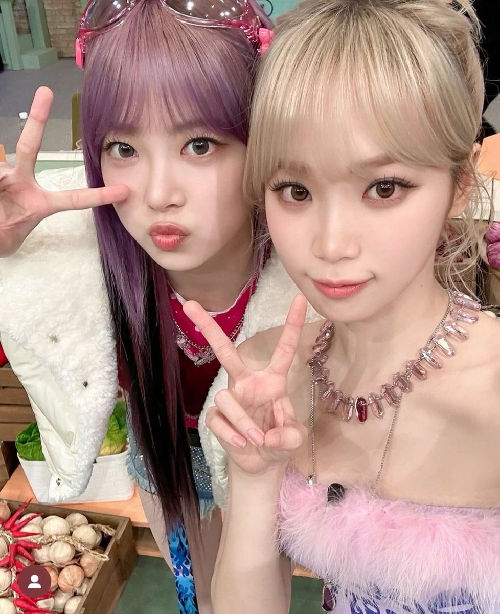 chaewon pics tweet media