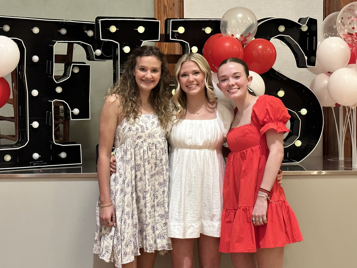 LadyBillieBball's tweet photo. Class of 2026 - all 3 grew so much in the skill development. This trio makes me ๐ that I get 2 mores years with them! #followthefootsteps #trusttheprocess https://t.co/OyTwdizb6d