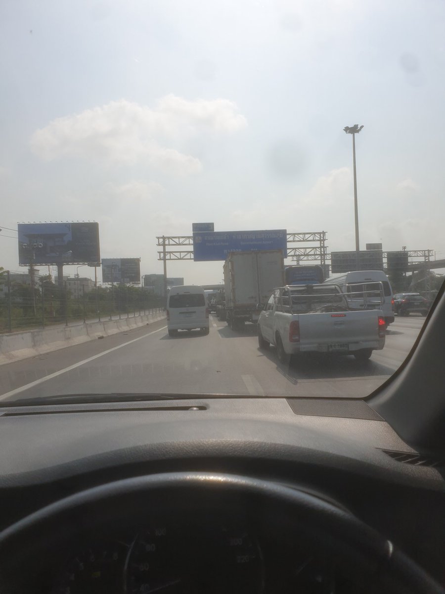 รถติดน่าเบื่อ อะค้าบ.🙄
#เงี่ยน #หื่น