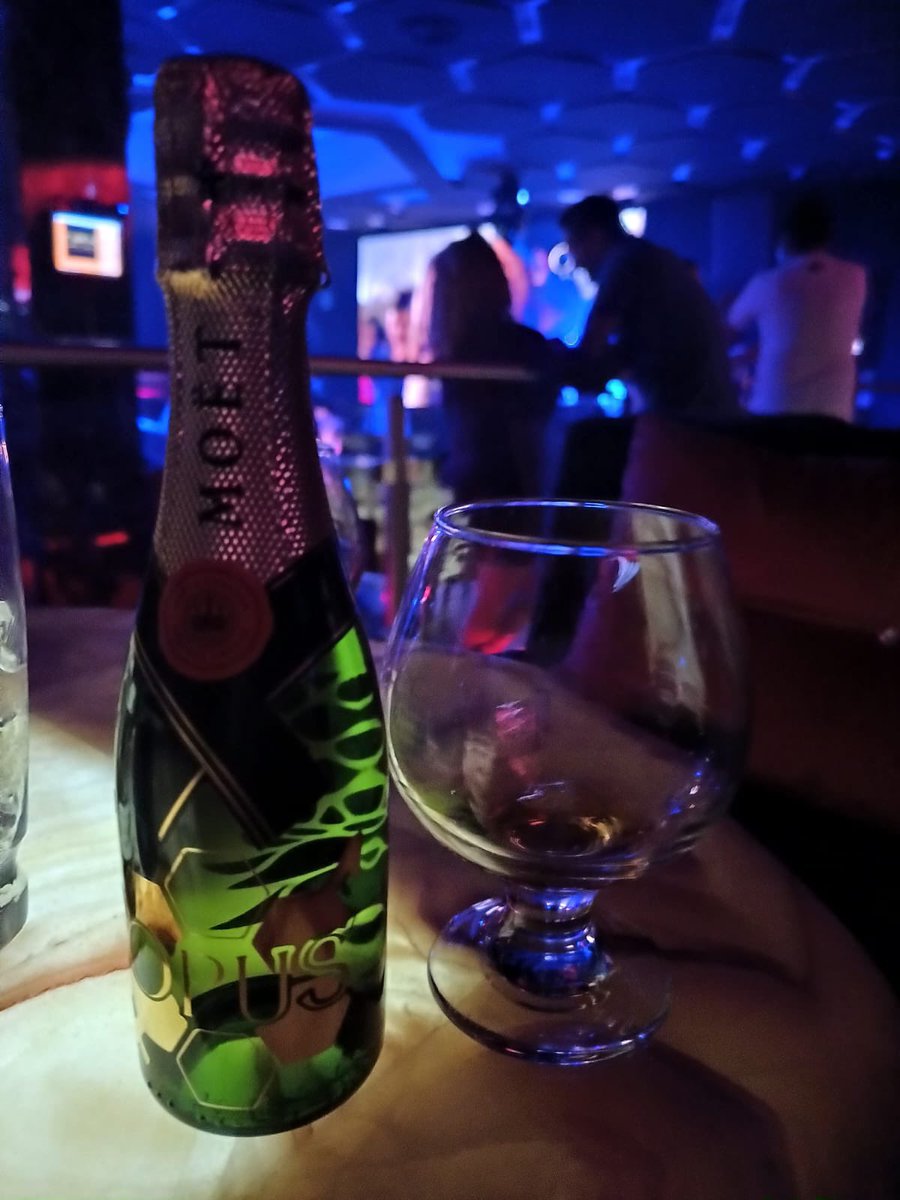 DiablitosHot's tweet photo. Gracias por la invitación @FeryDanypareja  unos chicos muy amables y súper linda pareja, @LosJamesw por ser muy buenos anfitriones y súper amigables, @JavierZayra, @tantancdmx  súper lindas parejas ambas nos gustaron mucho😈😋, esperemos pronto coincidamos de nuevo. https://t.co/dn93z6gM2G