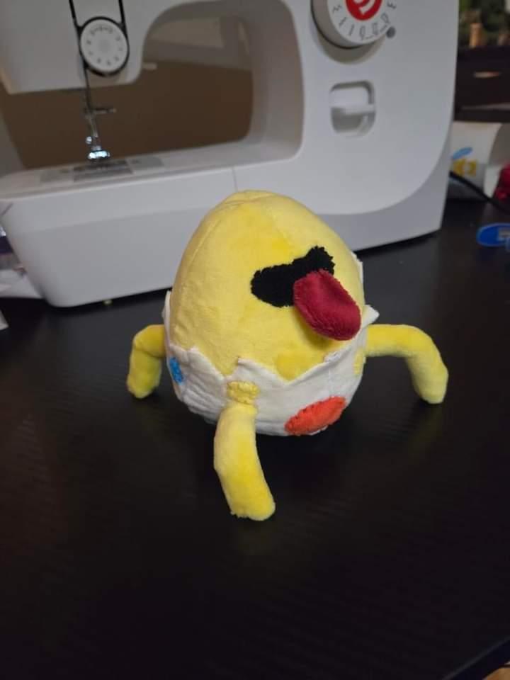 picorinne_satto's tweet photo. ディスクリーチャーズに登場する「ジュエッグ」のぬいぐるみを作ってくれた方がいます。trio_151さん、ありがとう！ 
trio_151 made a stuffed toy of Jegg. I am very happy. Thank you!
https://t.co/fPMaOSame6

#ディスクリーチャーズWORLD #DiscCreaturesWORLD #monstertamer https://t.co/CeE50TM9DN