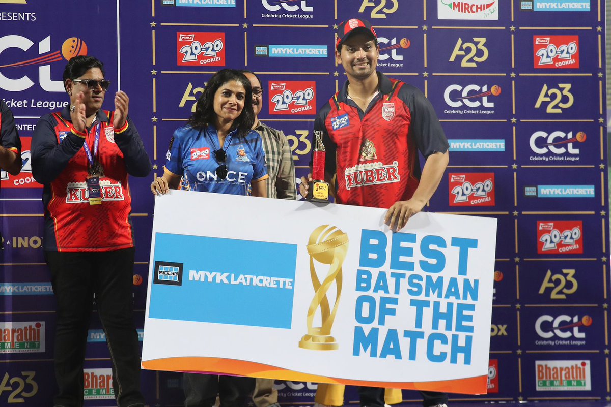 rameshlaus's tweet photo. The CCL Trophy has a new home! @BengalTigersccl finally conquers the fortress and emerges victorious. A Decade of Desire, Delivered!
#A23 #Parle2020 #CCLSeason10 #DanubeCCLUAE #TruckersUAE #CCLUAE #Chalosaathkhelein #CCLonJioCinema #CelebrityCricketLeague #JioCinema
@A23_Rummy @Parle2020cookie @BharathiCements
@JioCinema @SonySportsNetwk