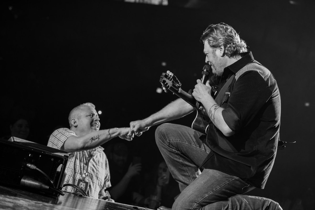 blakeshelton tweet picture