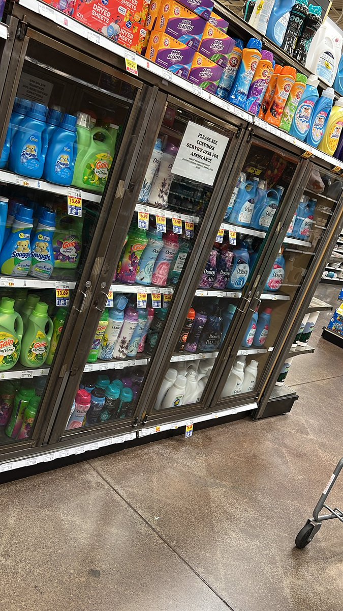 chernofftweets's tweet photo. It’s like companies are begging us to just shop online.

How can you expect this to work? https://t.co/YLSvur0DJp