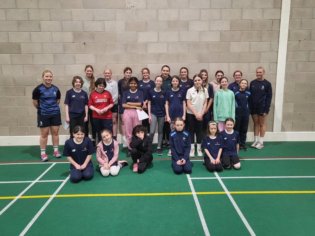 And that brings an end to our Scarborough Girls @_MCCFoundation Hub for the winter - a lovely end with a visit from @North_Diamonds - many thanks to @ScarColl for hosting! @ReeceBird @GuyEmmett