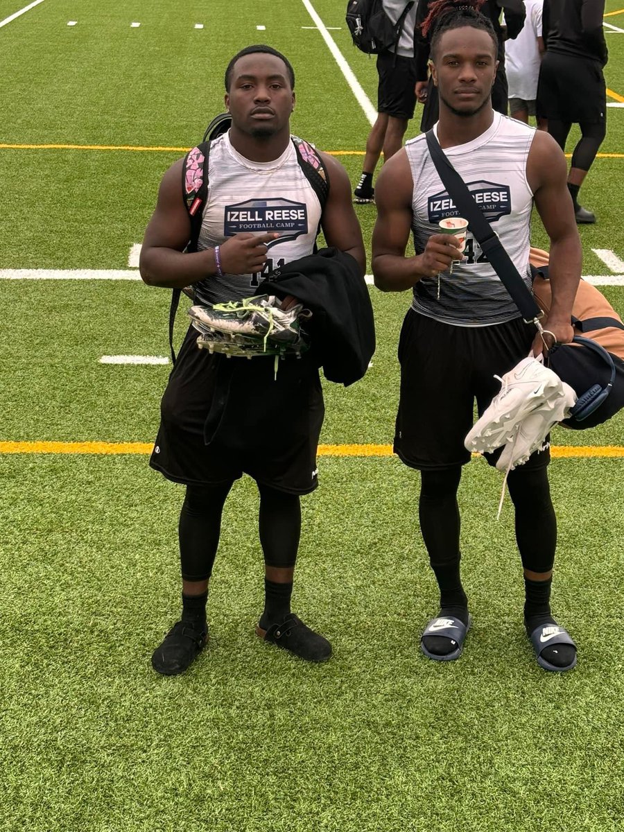 Mikeljackson02's tweet photo. Had a great day at football camp today ! Thanks for the invite 🙏@HallTechSports1 @C_WilliamsFB @RivalsCamp @PrepRedzoneAL https://t.co/Y1CC95x4dS